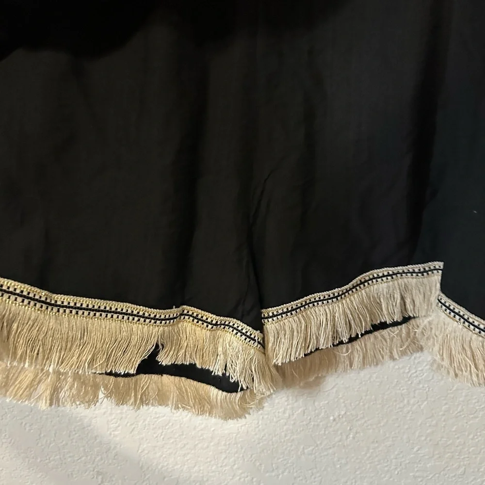 Selfie Leslie Bermuda Bandeau Tassel Trim Romper in Black with Ivory Trim - XS - Picture 4 of 8